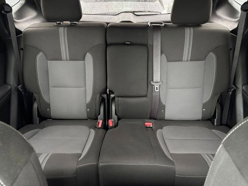 Used 2025 Chevrolet Blazer LT FWD image 39