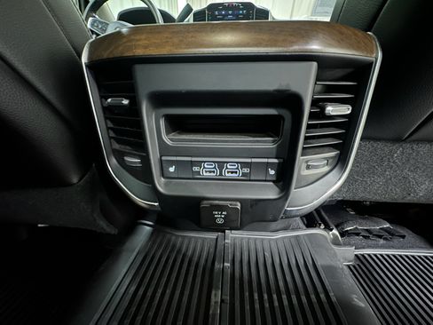 Used 2024 RAM 3500 Laramie AWD/4WD image 19