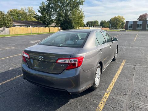 Used 2014 Toyota Camry LE image 11