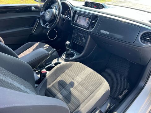Used 2013 Volkswagen Beetle 2.0T image 22