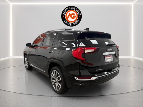 Used 2022 GMC Terrain Denali w/ Denali Premium Package AWD/4WD image 5