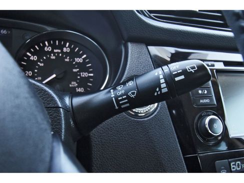 Used 2021 Nissan Rogue Sport SV image 21