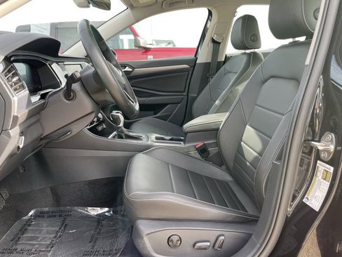 Used 2024 Volkswagen Jetta SE image 7