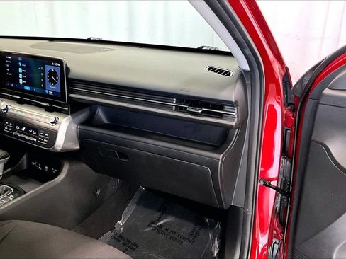 Used 2025 Hyundai Kona SEL AWD/4WD image 15