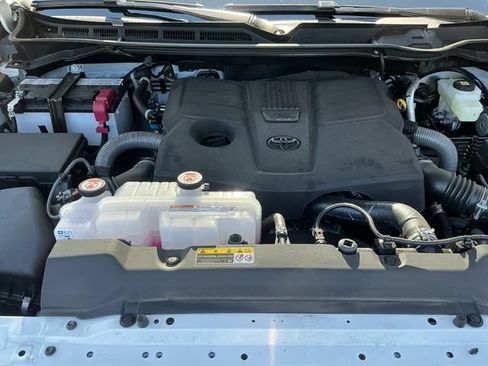 Used 2026 Toyota Tundra SR5 w/ SR5 Premium Package AWD/4WD image 16