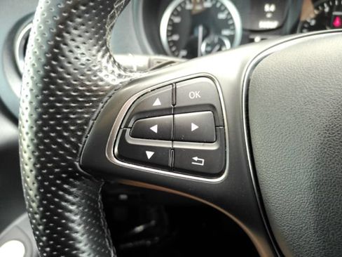 Used 2023 Mercedes-Benz Metris Passenger image 37