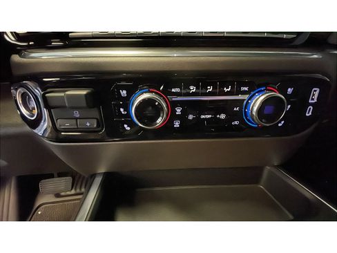 Used 2023 GMC Sierra 1500 SLT w/ SLT Premium Plus Package AWD/4WD image 14