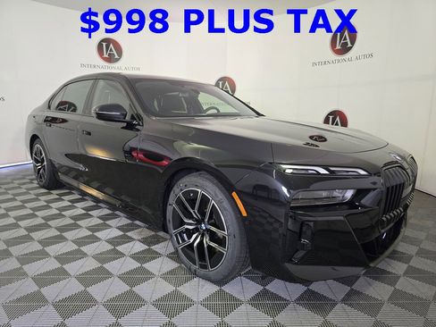 New 2025 BMW 750e xDrive image 1