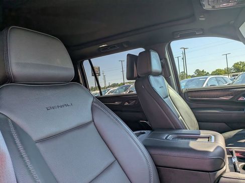 Used 2024 GMC Yukon XL Denali w/ Advanced Technology Package AWD/4WD image 26
