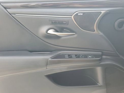 Used 2019 Lexus ES 300h Ultra Luxury w/ Accessory Package 2 image 24