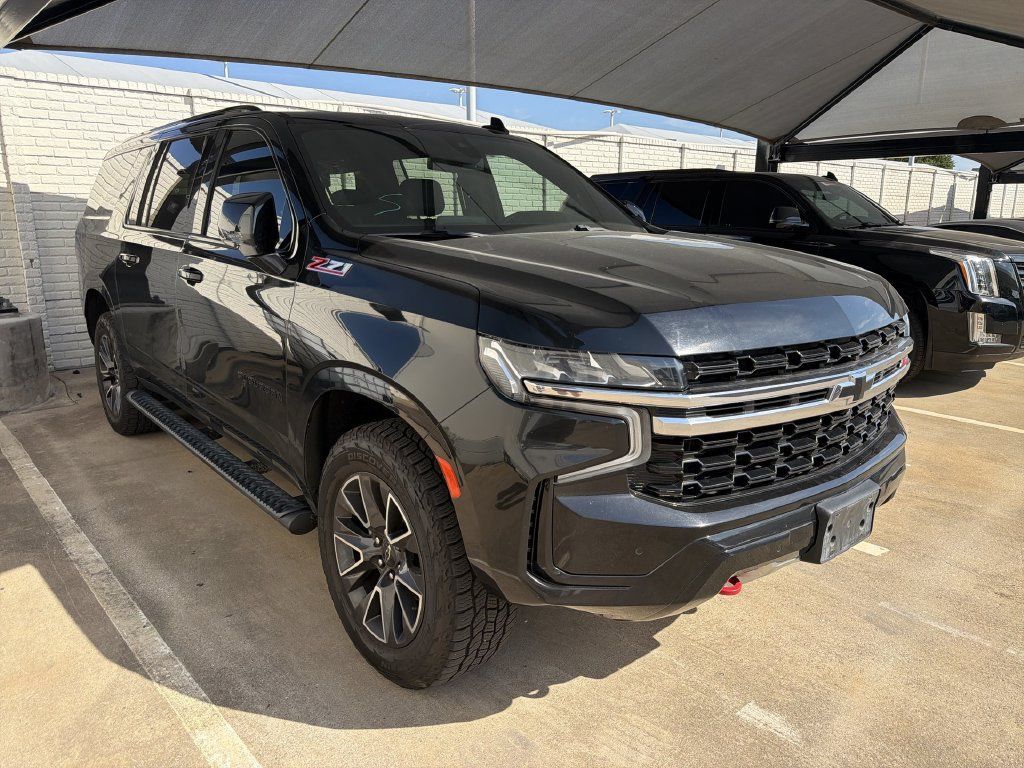 Used 2021 Chevrolet Suburban Z71 w/ Z71 Signature Package AWD/4WD image 2