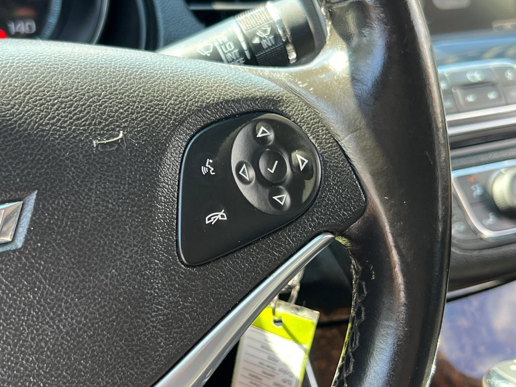 Used 2015 Chevrolet Impala LT w/ Convenience Package FWD image 27
