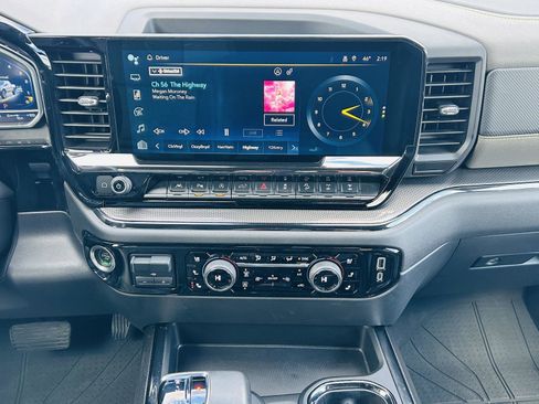 Used 2022 Chevrolet Silverado 1500 ZR2 w/ Technology Package image 25