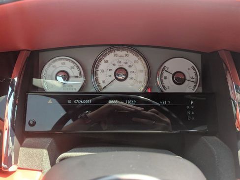 Used 2018 Rolls-Royce Dawn RWD image 19
