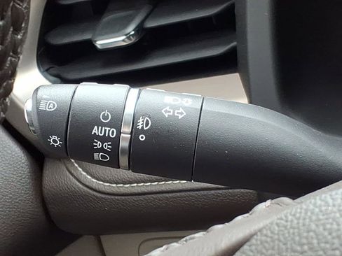 Used 2019 GMC Acadia Denali w/ Technology Package AWD/4WD image 26