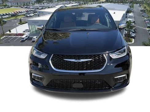 New 2026 Chrysler Pacifica Pinnacle FWD image 9