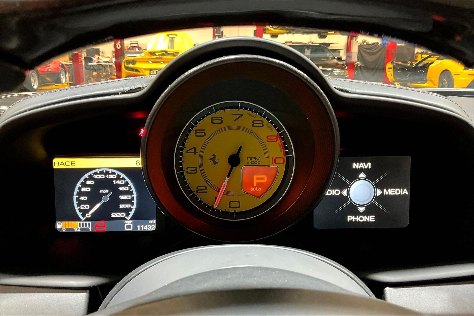 Used 2014 Ferrari 458 Italia Coupe RWD image 13