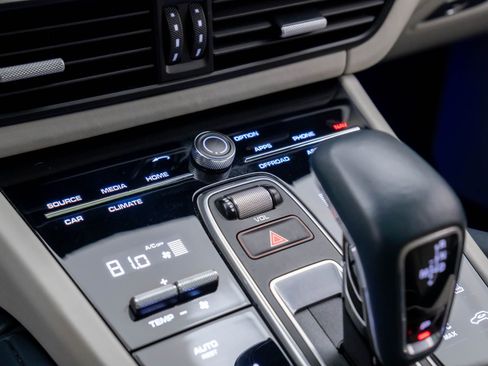 Used 2019 Porsche Cayenne image 25