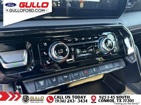 Used 2024 GMC Sierra 2500 AT4 w/ AT4 Premium Plus Package AWD/4WD image 27