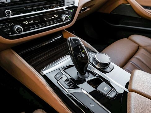 Used 2018 BMW 540i xDrive image 25