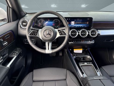 New 2026 Mercedes-Benz GLB 250 image 3