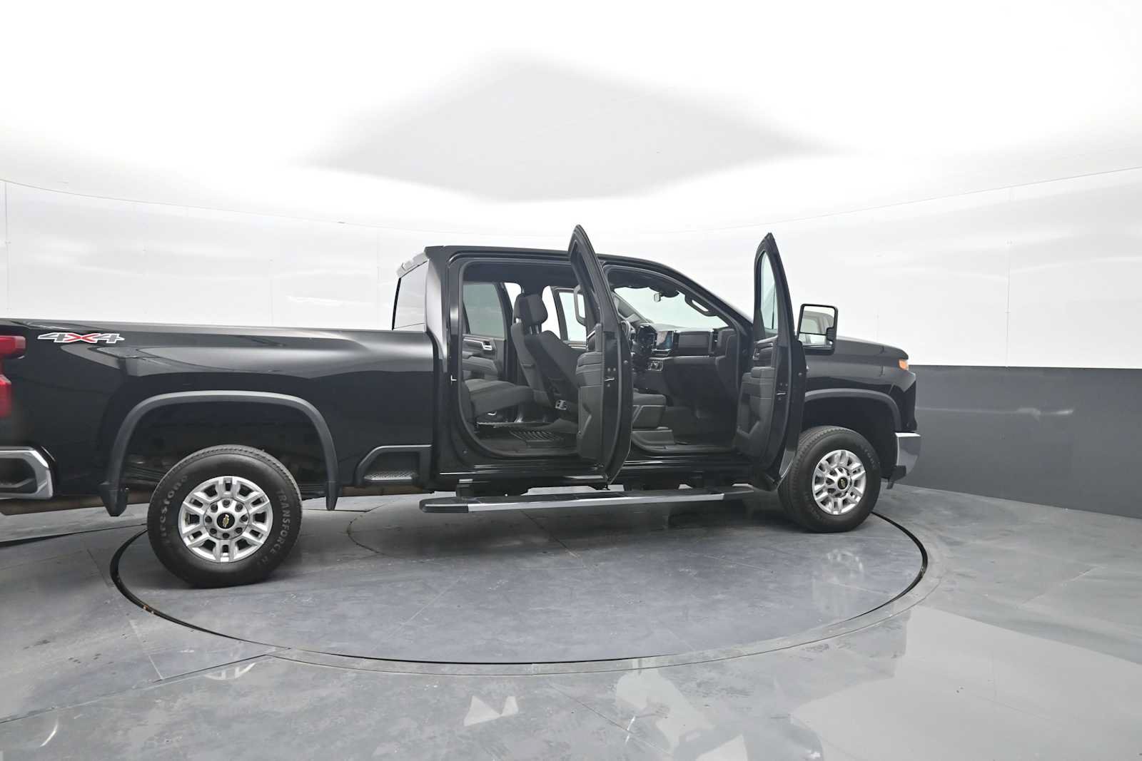 Used 2025 Chevrolet Silverado 2500 LT w/ Convenience Package AWD/4WD image 46