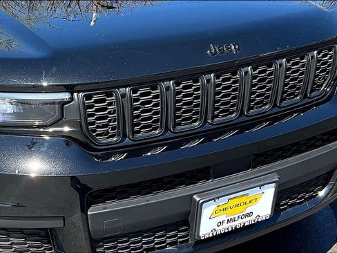 Used 2024 Jeep Grand Cherokee L Altitude AWD/4WD image 33