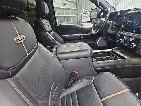 Used 2024 Ford F250 Platinum w/ FX4 Off-Road Package image 10
