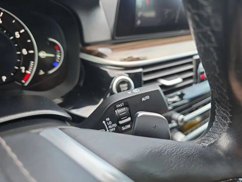 Used 2019 BMW 540i w/ Convenience Package RWD image 21