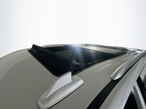 Used 2022 Cadillac Escalade Premium Luxury w/ Performance Package image 27