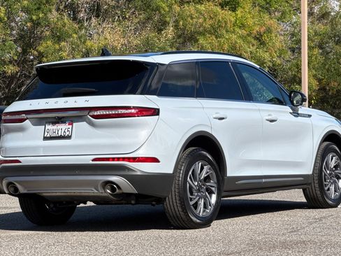 Used 2025 Lincoln Corsair AWD w/ Equipment Group 101A image 4