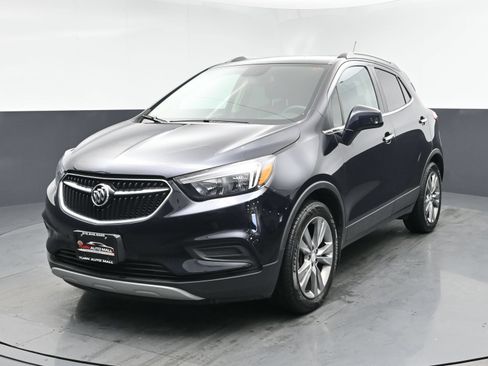 Used 2021 Buick Encore Preferred FWD image 2
