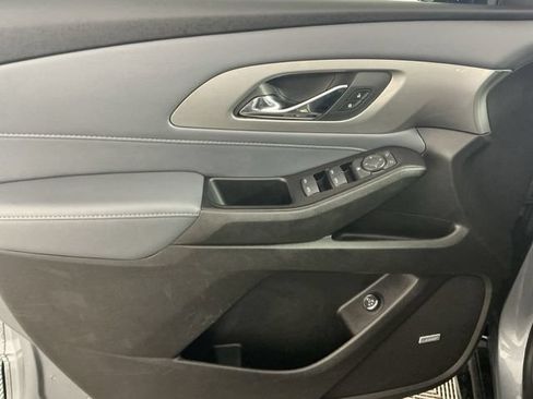 Used 2020 Chevrolet Traverse LT w/ LT Premium Package AWD/4WD image 7