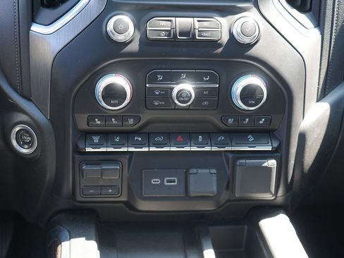 Used 2023 GMC Sierra 3500 Denali w/ Denali Ultimate Package AWD/4WD image 24