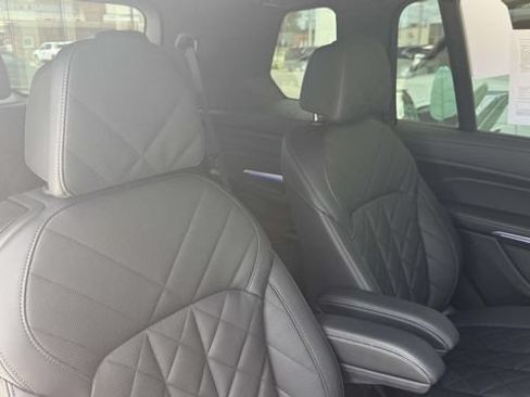 Used 2024 BMW X7 xDrive40i w/ M Sport Package AWD/4WD image 56