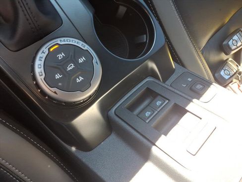 Used 2025 Ford Bronco Outer Banks w/ Sasquatch Package image 17