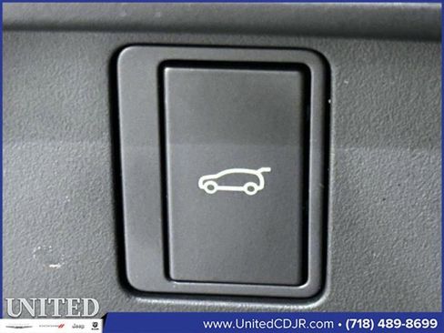 Used 2023 Land Rover Range Rover Sport SE Dynamic image 27