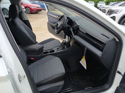 New 2026 Volkswagen Jetta SE FWD image 42