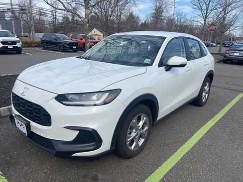 Certified 2023 Honda HR-V LX image 3