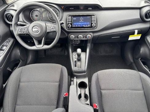 Certified 2025 Nissan Kicks Play S FWD image 6