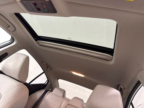 Used 2024 Nissan Altima 2.5 SV w/ SV Premium Package image 19