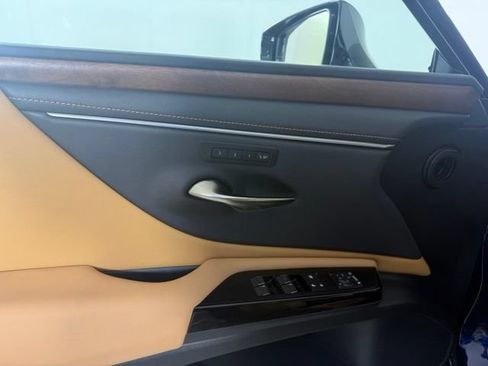 Used 2025 Lexus ES 350 w/ Premium Package FWD image 30