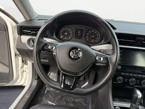 Used 2021 Volkswagen Passat 2.0T SE FWD image 12