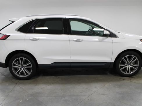 Used 2020 Ford Edge Titanium image 11