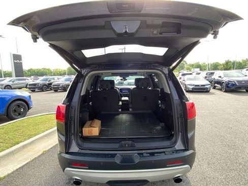 Used 2017 GMC Acadia SLT FWD image 9