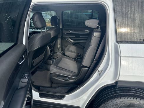 Used 2023 Jeep Grand Cherokee L Laredo w/ Luxury Tech Group I AWD/4WD image 14