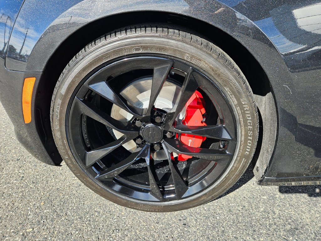 Used 2024 Chevrolet Camaro LT RWD image 9