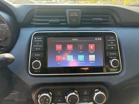Used 2025 Nissan Versa SV FWD image 21