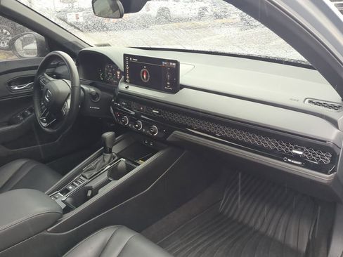 Used 2025 Honda Accord Sport image 30