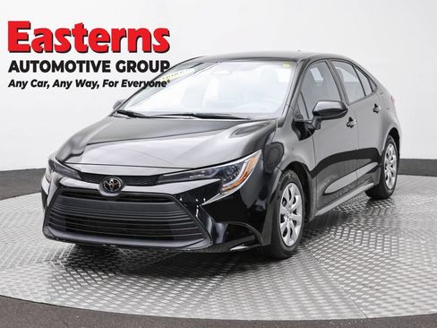 Used 2024 Toyota Corolla LE FWD image 1